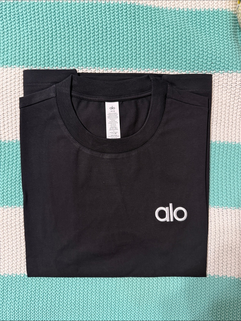 ALO Yoga Black Short Sleeve Logo Tee